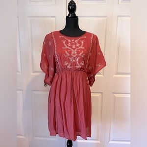 Beautiful embroidered dress size Sm